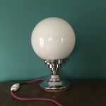 Lampe art déco globe opaline