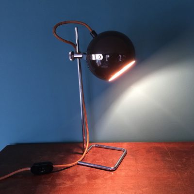 lampe vintage eyeball marron allumée