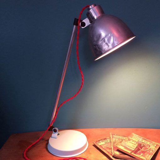 lampe-bureau-restaurée-allumée