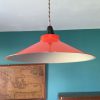 suspension industrielle rouge