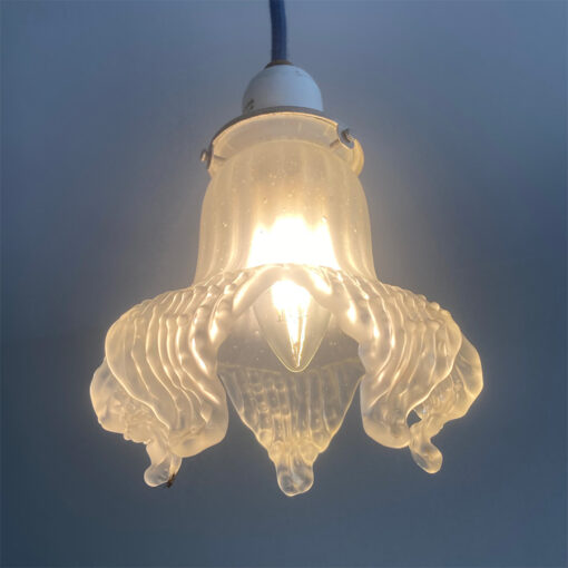suspension-vintage-tulipe-verre-allumee