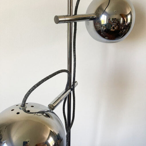 lampadaire-eyeball-sur-pied