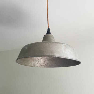 supension-vintage-industrielle-grise